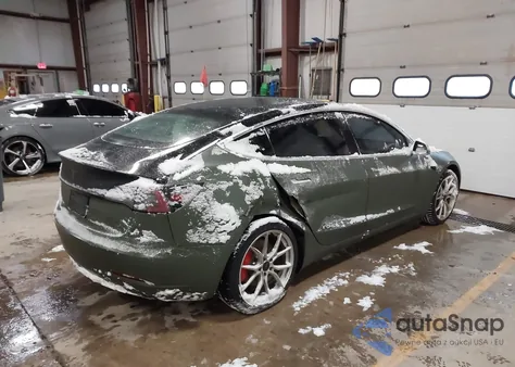 2019 Tesla Model 3 Long Range/Performance z USA, uszkodzony, nr VIN 5YJ3E1EB9KF214049